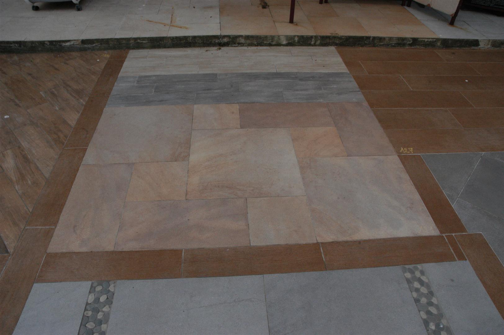 Carrelage terrasse exterieur multi-format en opus romain
