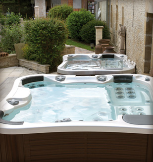 spa mis en eau en extérieur