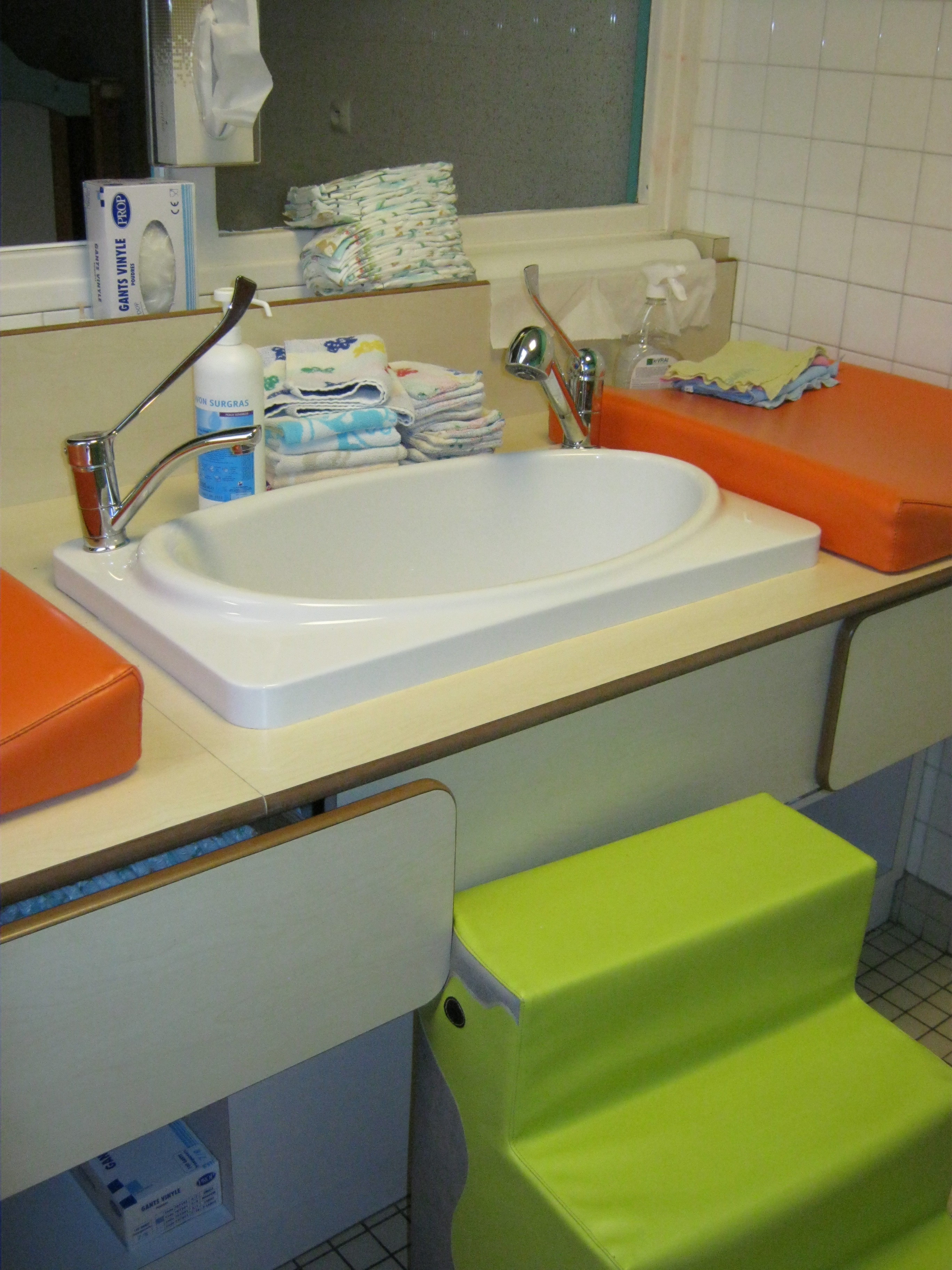 ▷ Baignoire pour bébé encastrée