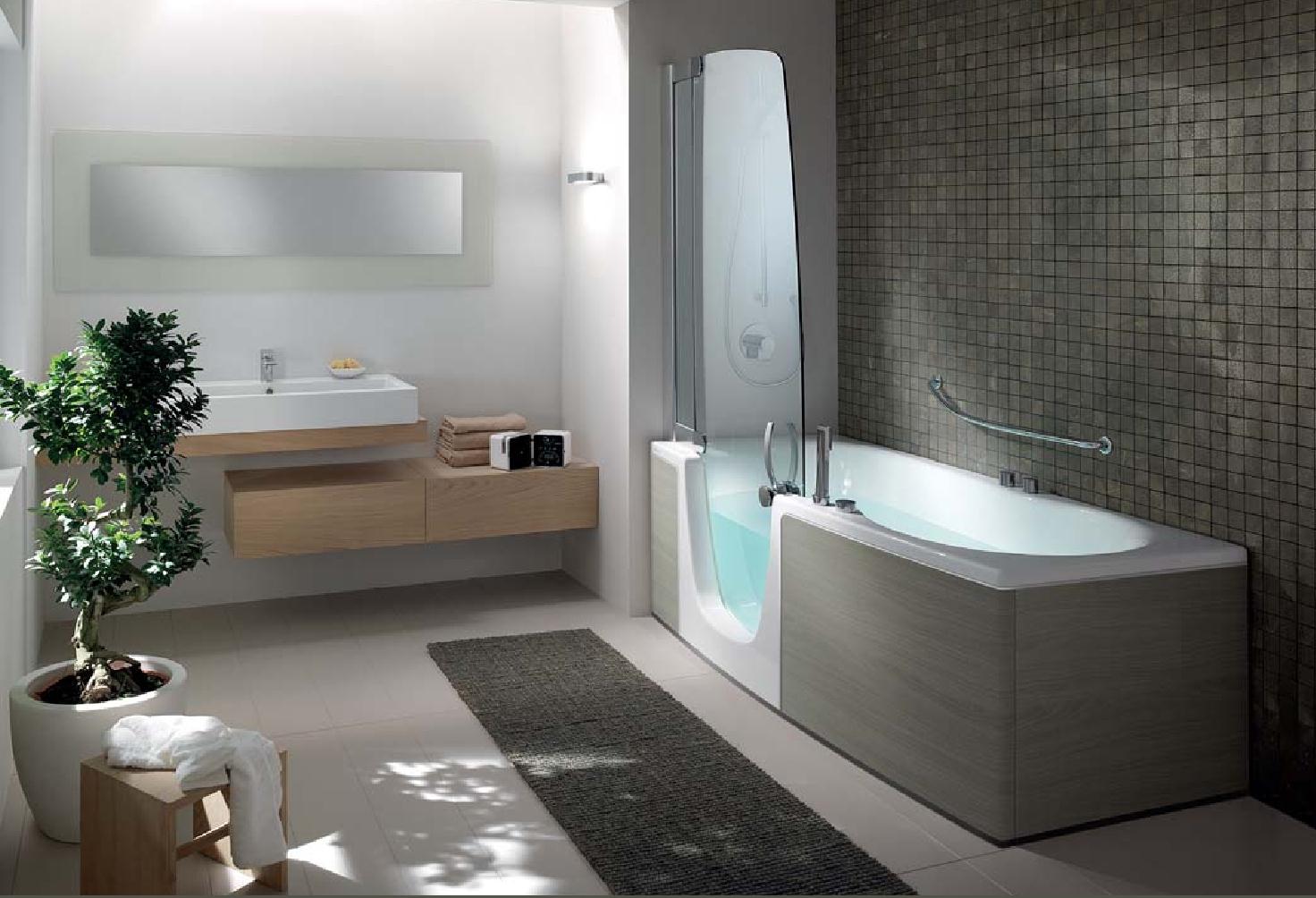 Attention aux attentes dans la baignoire porte