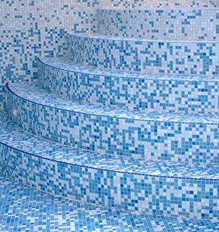 Mosaïque en pate de verre pour piscine colori dégradé de bleu