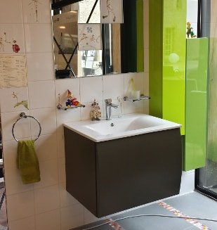 Meuble salle de bain coloré laqué Mat et Brillant et faience Décor