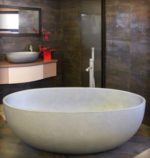 Baignoire en ilot aspect zinc Baignoire en ilot aspect zinc